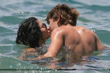Vanessa Hudgens and Zac Efron Kissing on Beach