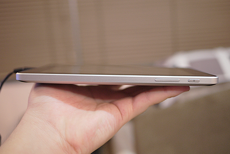 Huawei Mediapad is fairly light and easy to hold